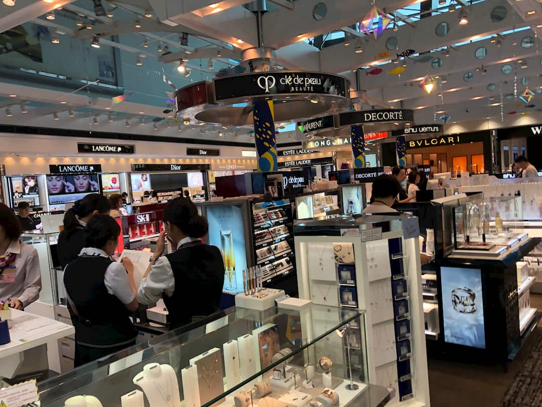 福岡國際機場免稅化妝品/精品櫃檯